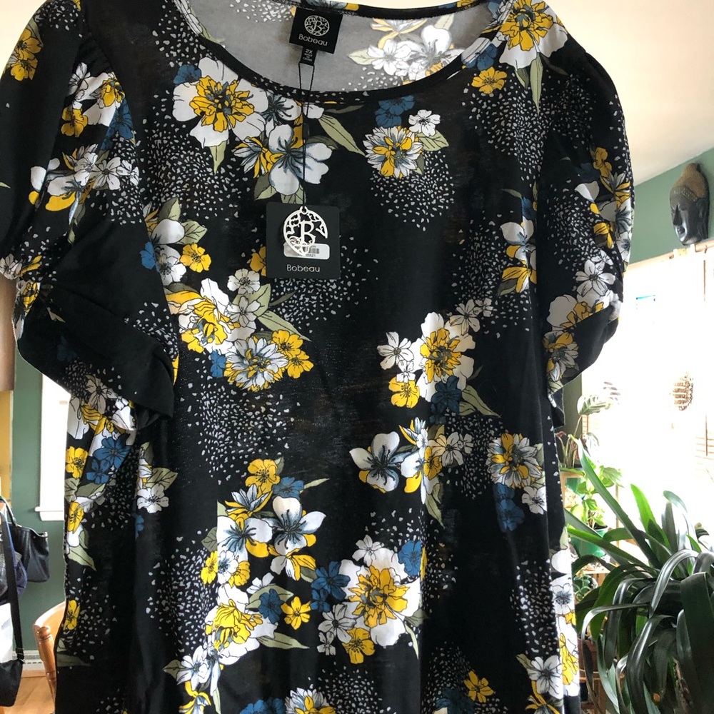 Bobeau 2x new with tags cute flowered blouse